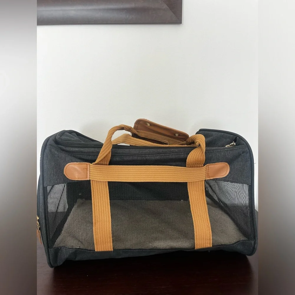 SHerpa Black and Tan Pet Carrier